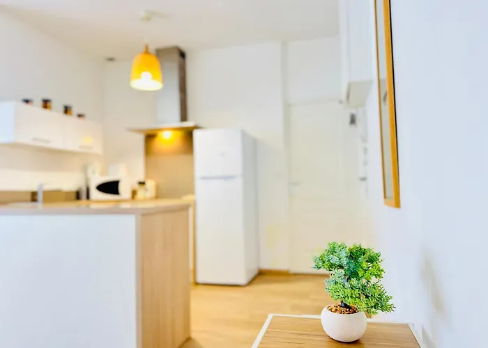 Apartment Le Thieblemont - Elegance And Private Outdoor Space La Chapelle-Saint-Luc